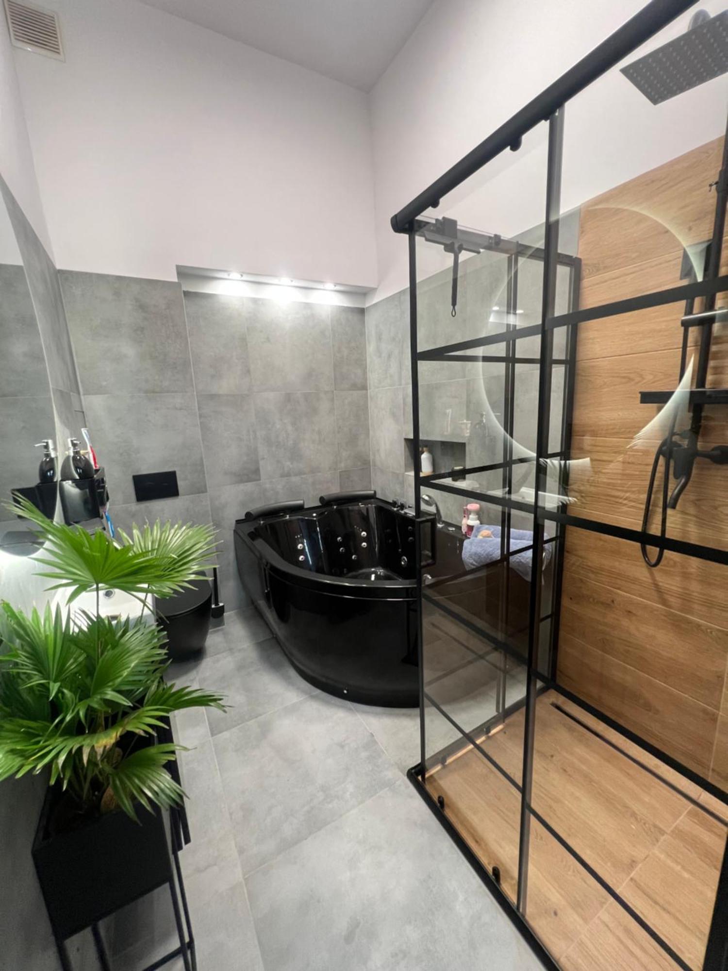 Loft W Centrum Z Jacuzzi Vratislav Exteriér fotografie
