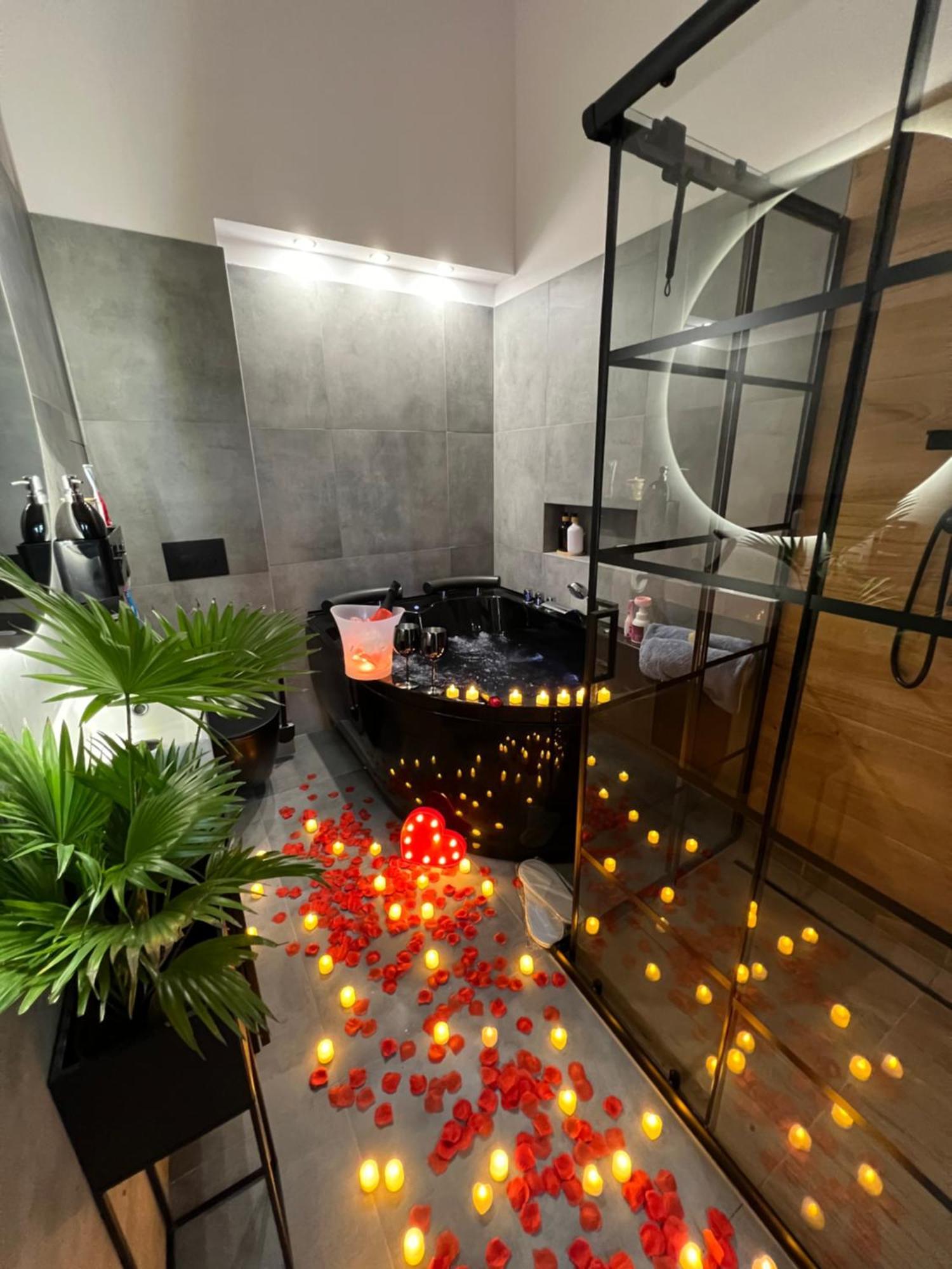 Loft W Centrum Z Jacuzzi Vratislav Exteriér fotografie